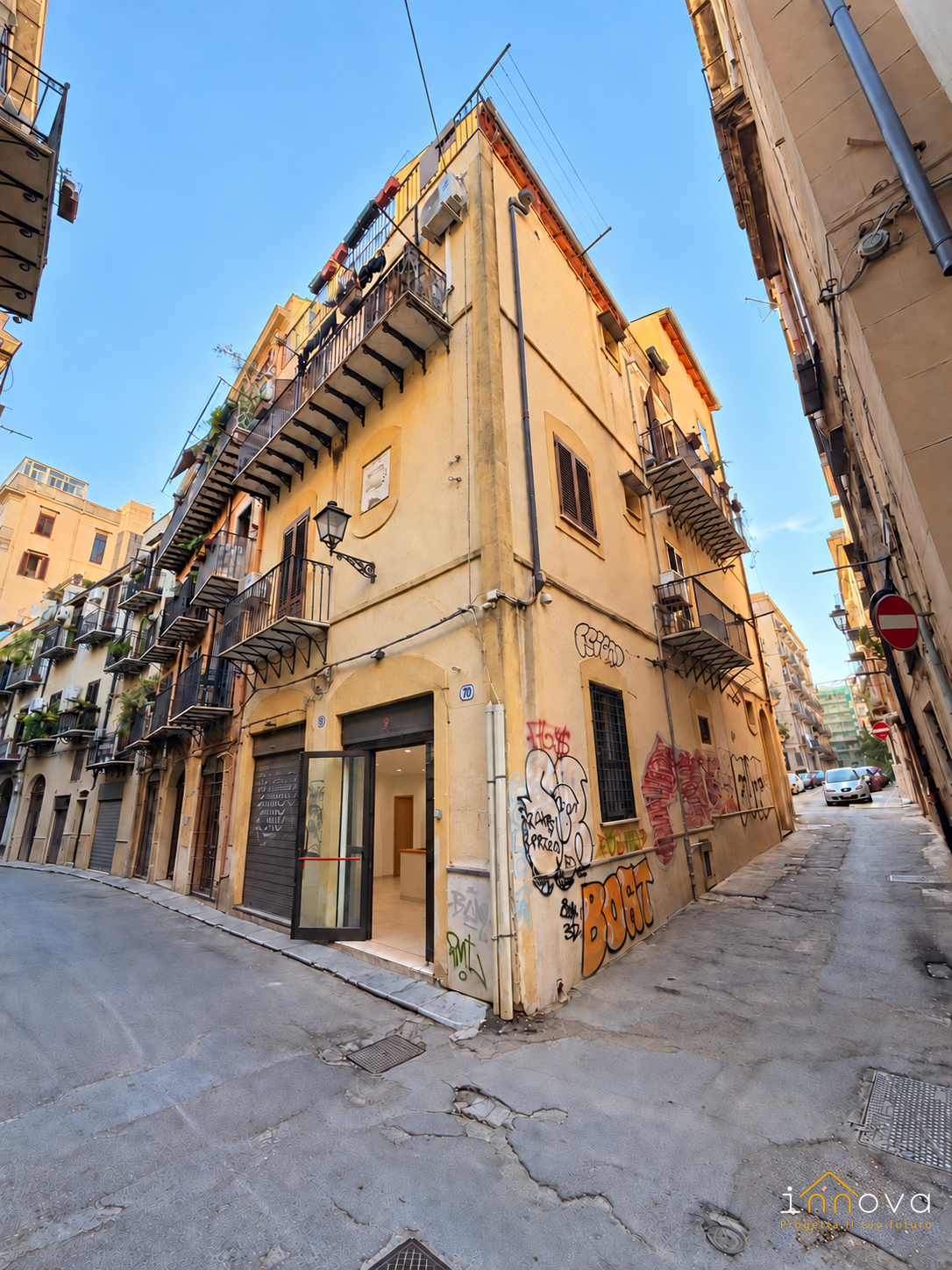 Negozio C/1 in vendita in Via Divisi 70, Centro Storico di Palermo - foto 01